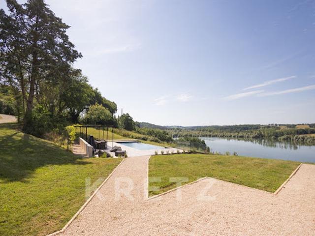 Propriété avec piscine et jardin