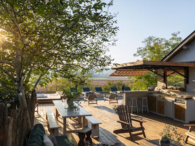 Propriété avec piscine et jardin