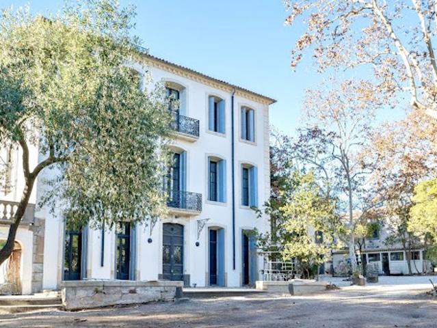 Propriété avec piscine et jardin