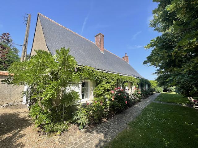 Propriété avec piscine et jardin