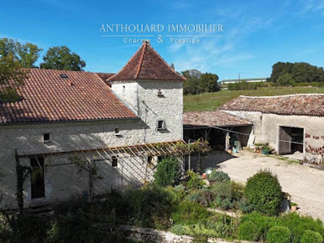 Propriété avec piscine et jardin