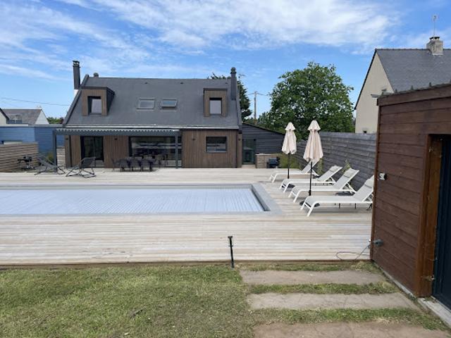 Propriété avec piscine et jardin