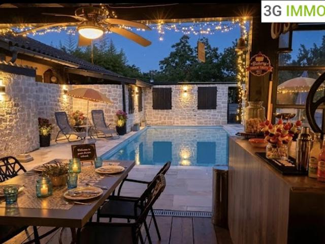 Propriété avec piscine et jardin