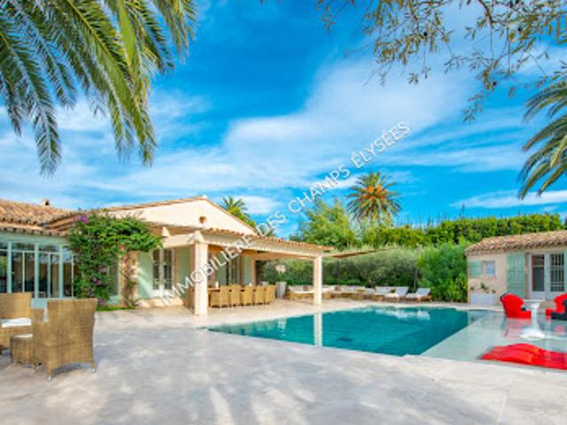 Propriété avec piscine et jardin