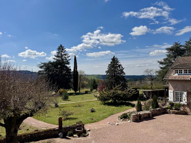 Propriété avec piscine et jardin