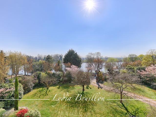 Propriété avec piscine et jardin