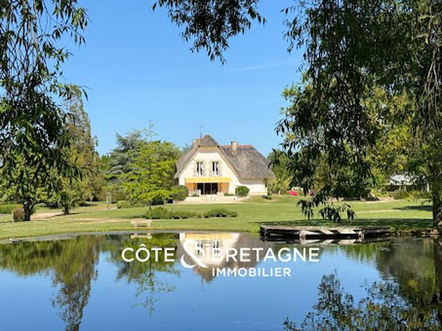 Propriété avec piscine et jardin