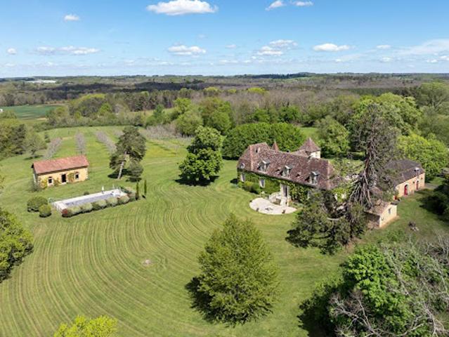 Propriété avec piscine et jardin