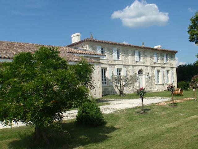 Propriété avec piscine et jardin