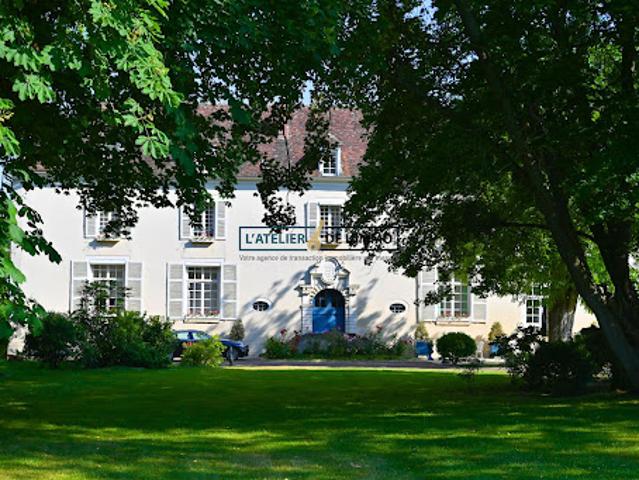 Propriété avec piscine et jardin