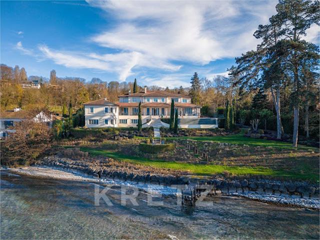 Propriété avec piscine et jardin