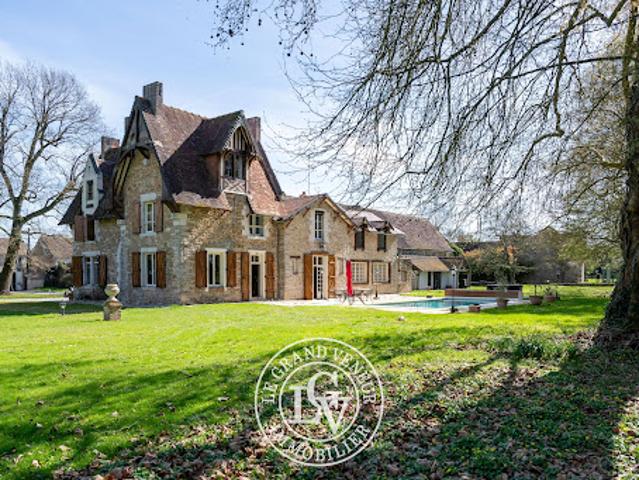 Propriété avec piscine et jardin