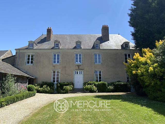 Propriété avec piscine et jardin