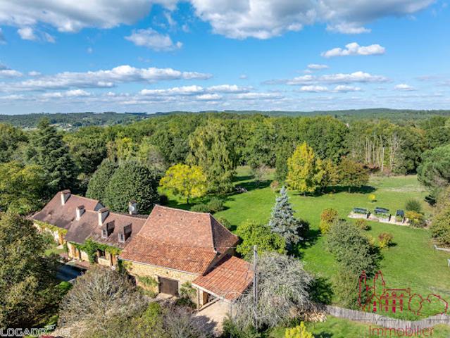Propriété avec piscine et jardin