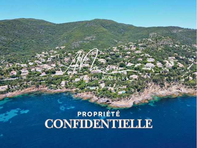 Propriété avec piscine et jardin