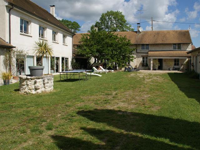 Propriété avec piscine et jardin