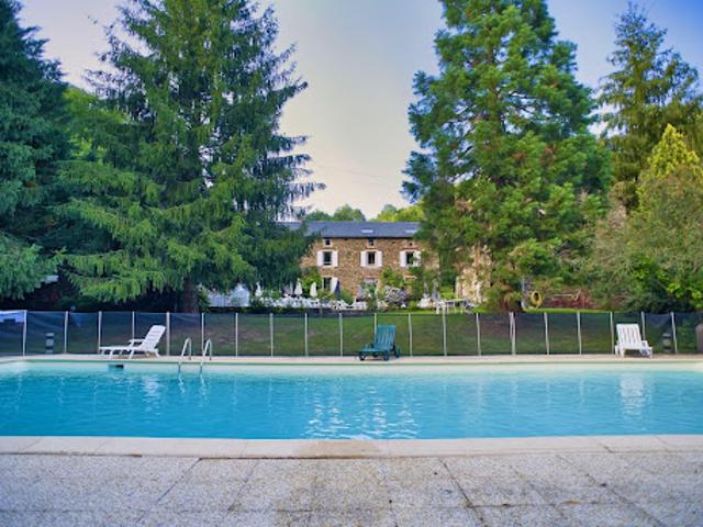 Propriété avec piscine