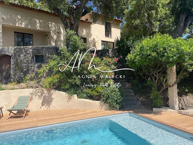 Propriété avec piscine et jardin