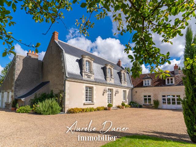 Propriété avec piscine et jardin