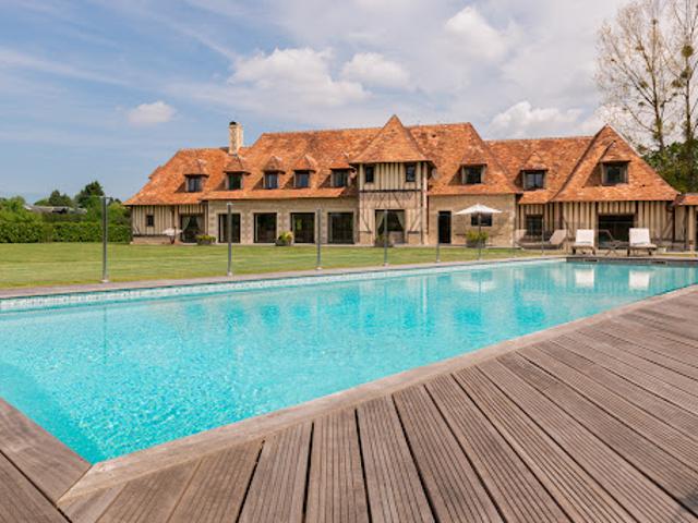 Propriété avec piscine et jardin