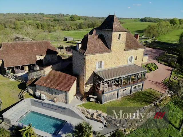 Propriété avec piscine et jardin