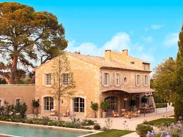Propriété avec piscine et jardin