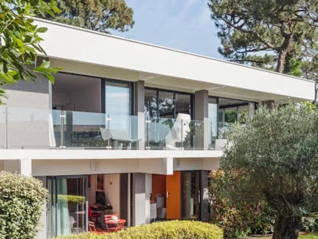 Propriété avec piscine et jardin