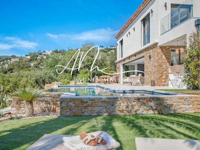 Propriété avec piscine et jardin