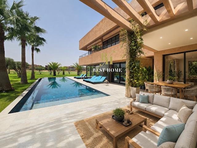 Propriété avec piscine et jardin
