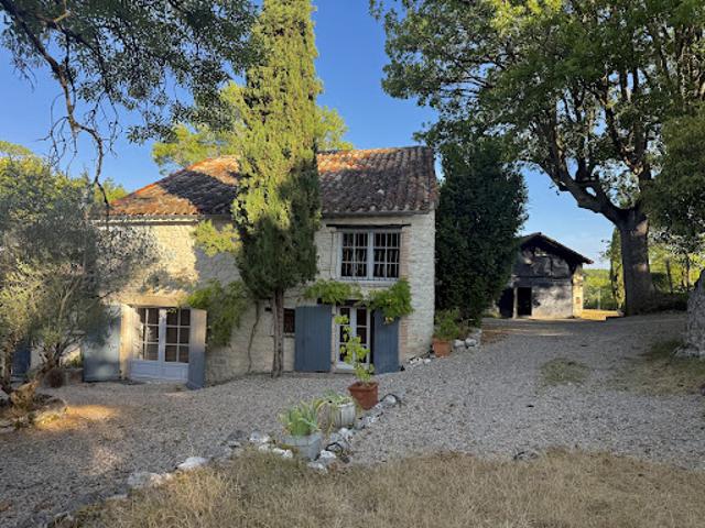 Propriété avec piscine et jardin