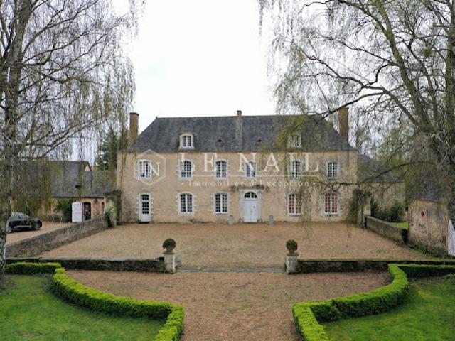 Propriété avec piscine et jardin