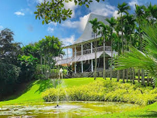 Propriété avec Piscine et Jardin