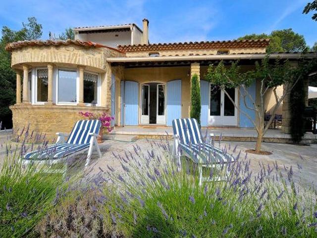 Propriete Avec Piscine Et Vue Degagee Sur Les Hauteurs De Ve. 144m² Vénéjan