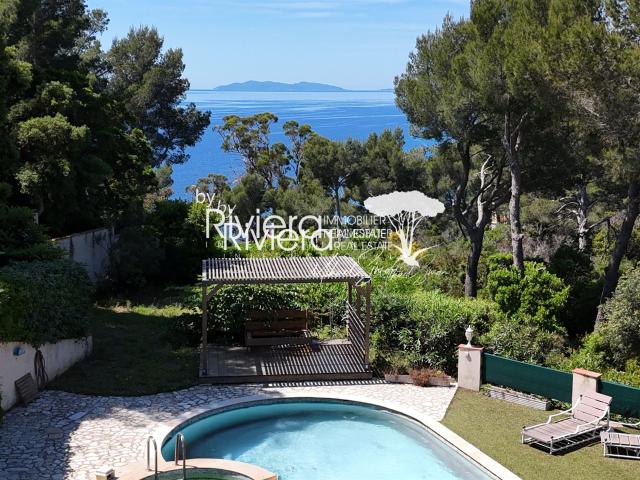 Propriété avec Piscine et Vue Mer ! 250m² Cavalaire sur Mer