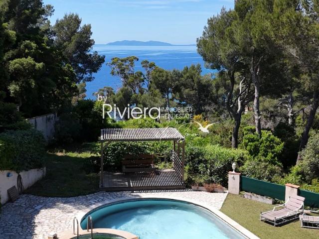 Propriété avec Piscine et Vue Mer !
