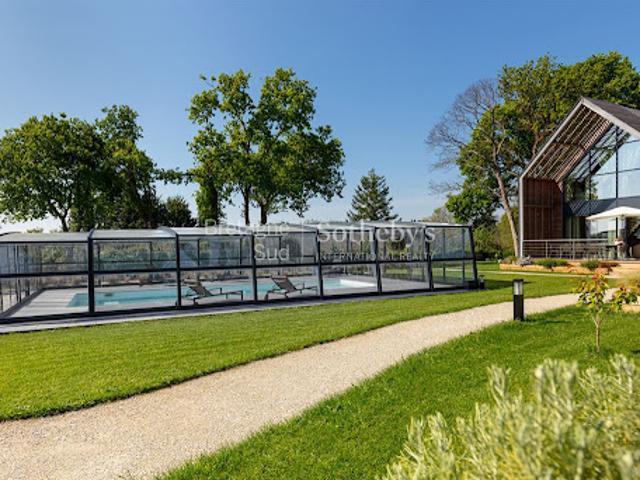 Propriété avec piscine en bord de mer