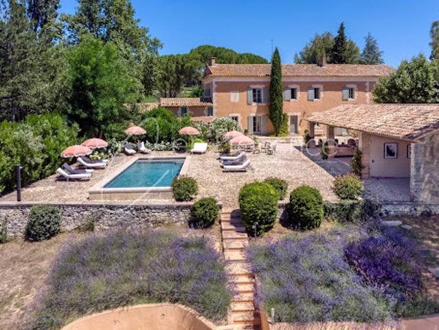 Propriété avec piscine