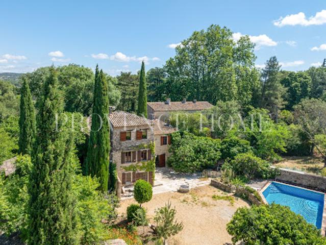 Propriété avec piscine