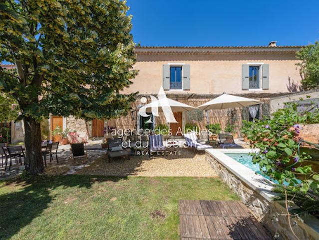 Propriété avec piscine