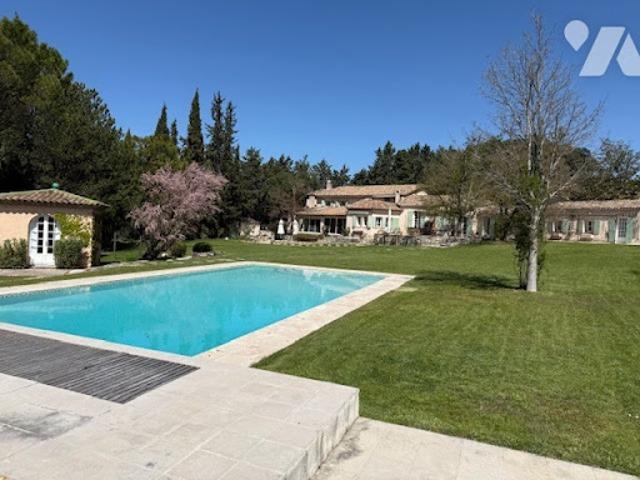 Propriété avec piscine