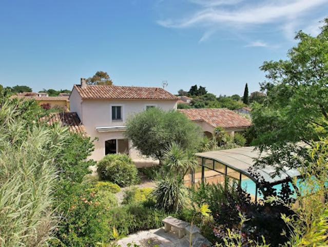 Propriété avec piscine