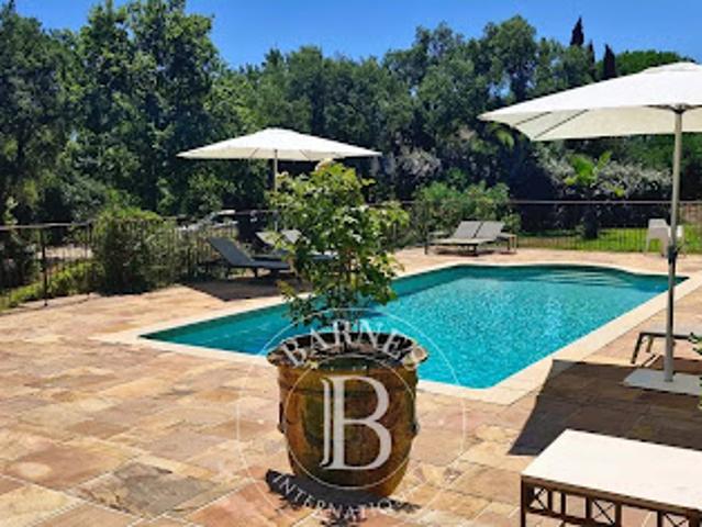 Propriété avec piscine