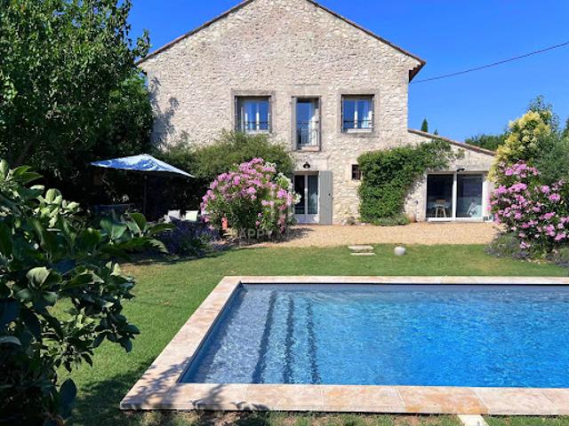 Propriété avec piscine