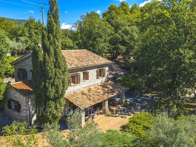 Propriété avec piscine
