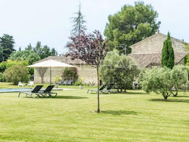 Propriété avec piscine