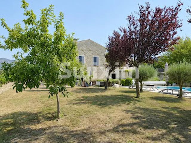 Propriété avec piscine