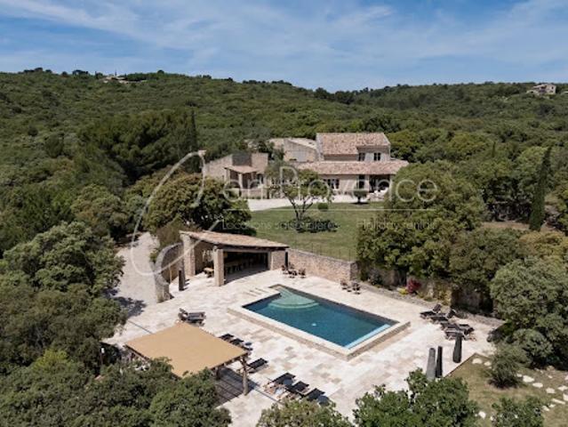 Propriété avec piscine