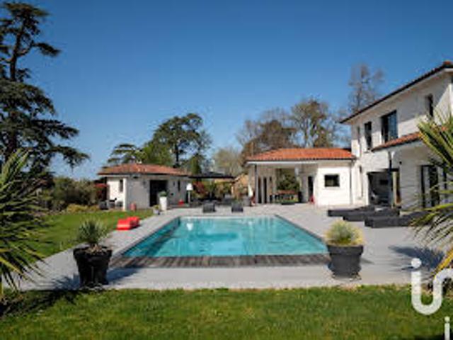 Propriété avec piscine