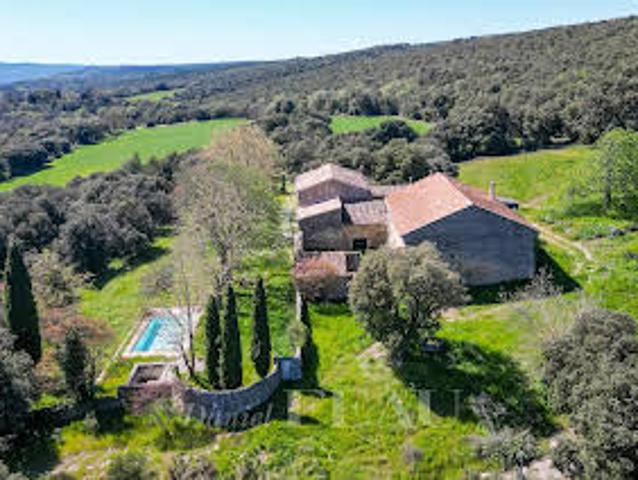 Propriété avec piscine