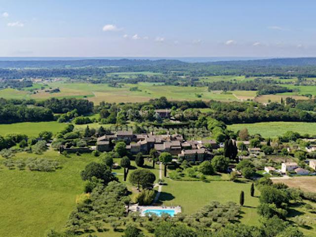Propriété avec piscine